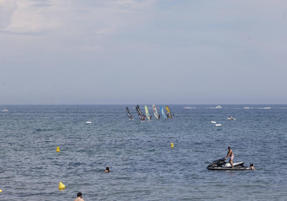 Ahogado En La Playa Del Cabanyal De Valencia Mueren Ahogados Dos